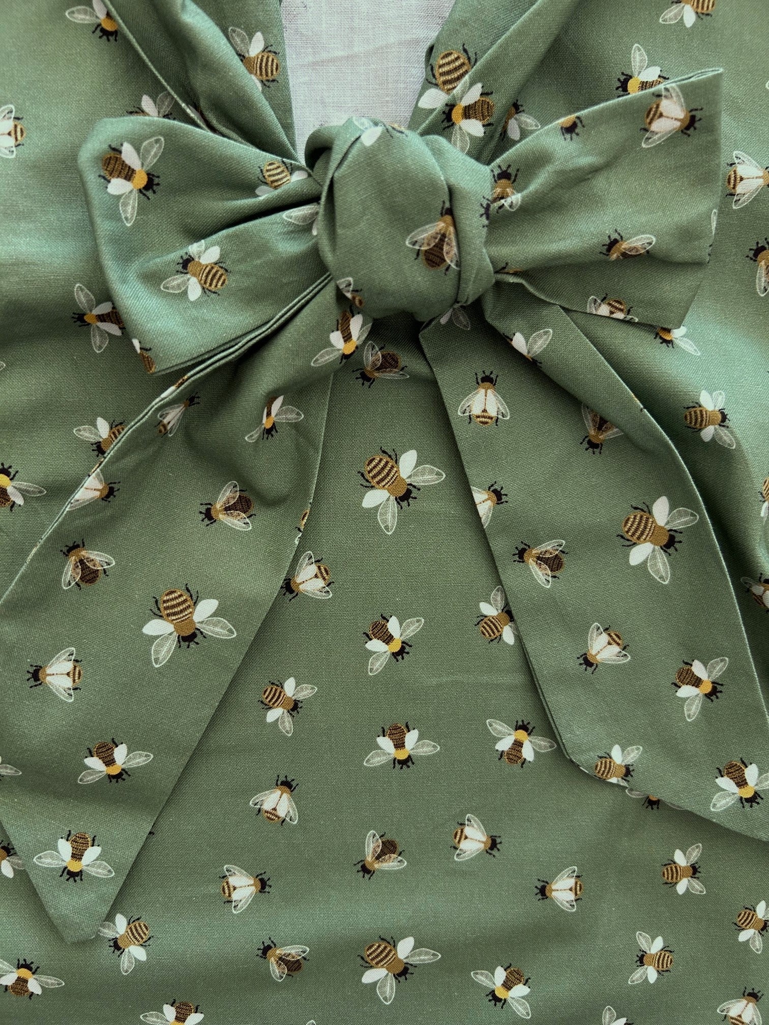 Bee Bow Top