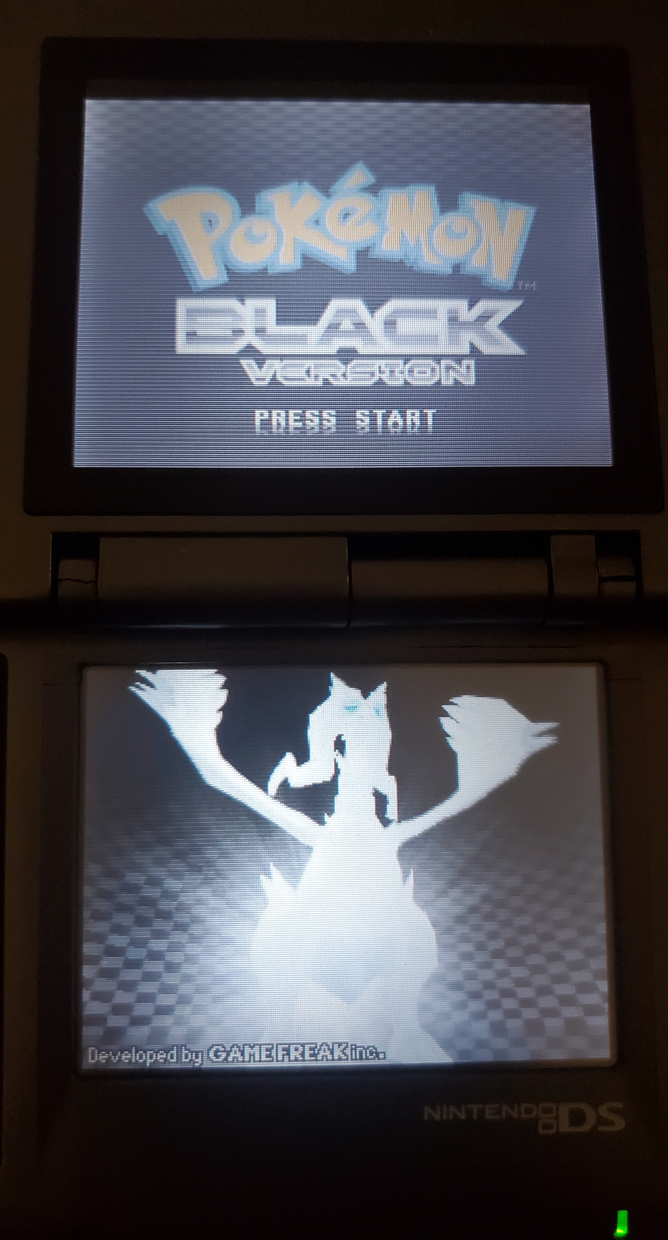 Pokemon Black Version 1 Video Game Nintendo DS R4