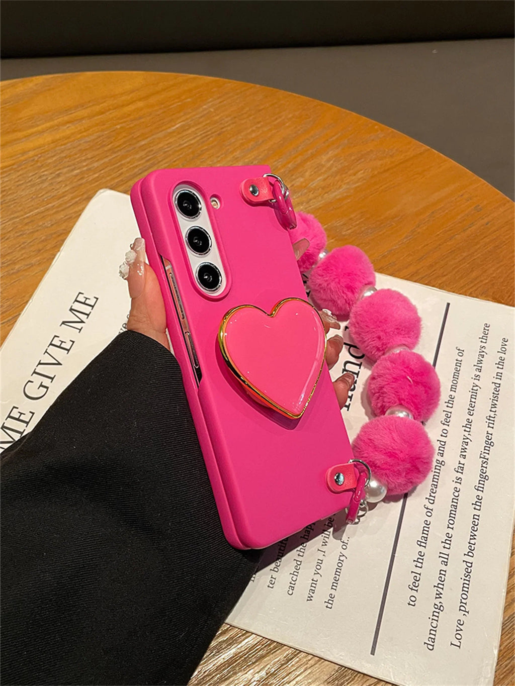 Luxury Korean Love Heart Bracket Case with Hairball Ball Pearl Chain for Galaxy Z Fold 5 Z Fold4 Fold3 Zfold56 Portable Cover