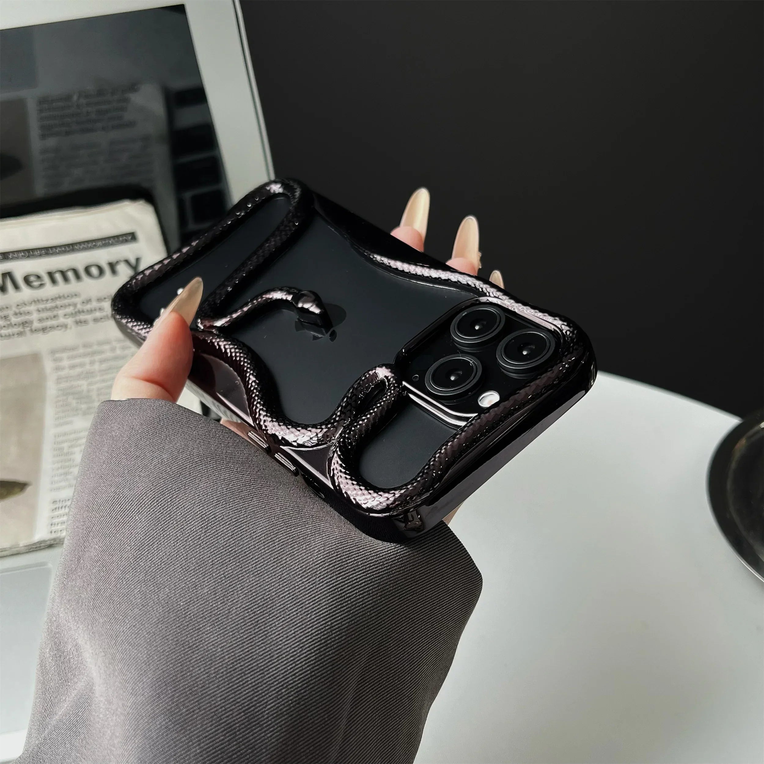 New 3D  Snake Pattern Matte Phone Case for iPhone 15 16 Pro Max 13 12 15 16 Pro 16 Plus Hollow Slim Shockproof Protective Cover