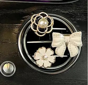 1 set Diamond Bow Flower Air Freshener Car Outlet Aromatherapy Clip Car Perfume Solid Diffuser Decoration Clips Auto Accessories