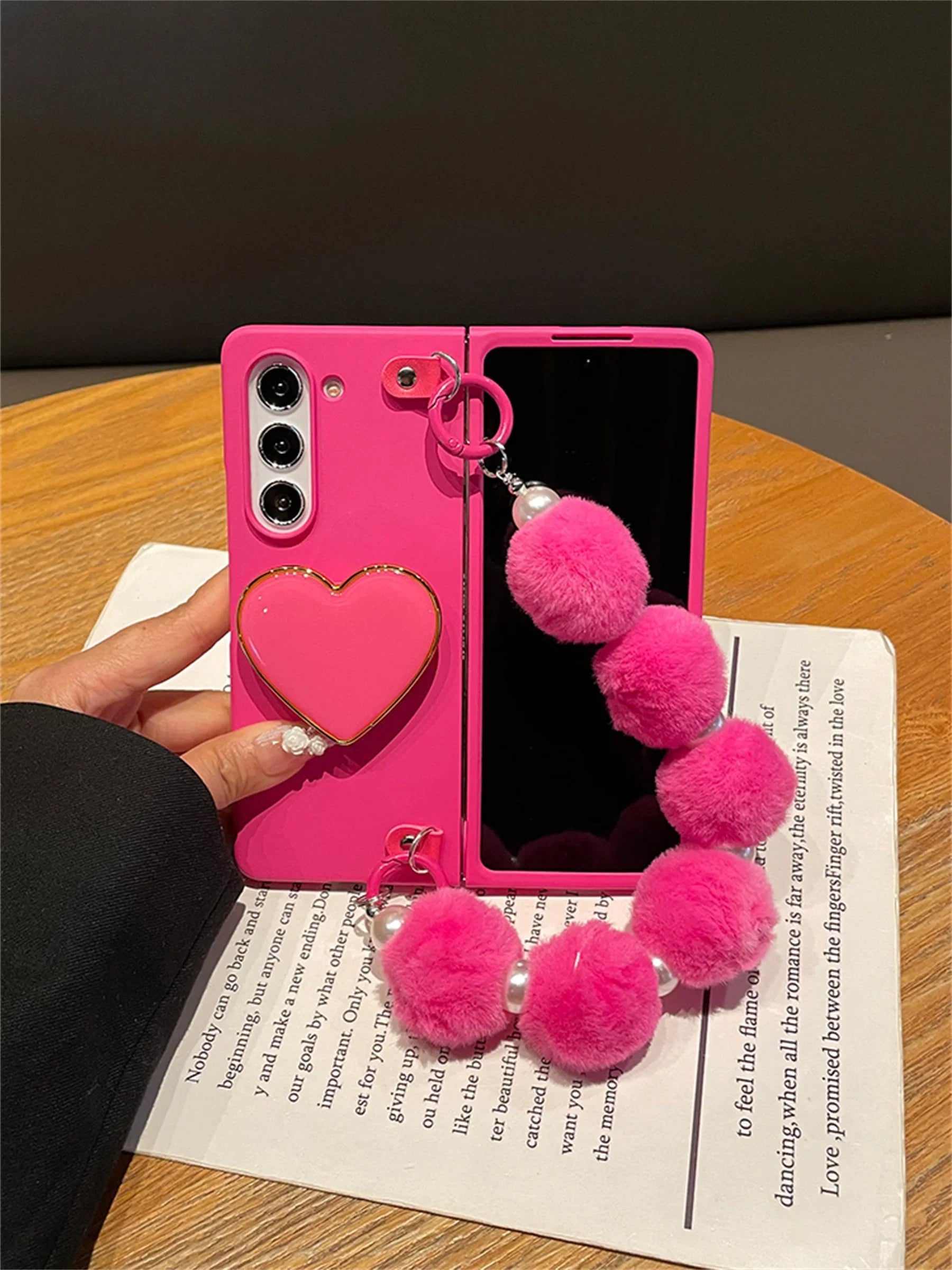 Luxury Korean Love Heart Bracket Case with Hairball Ball Pearl Chain for Galaxy Z Fold 5 Z Fold4 Fold3 Zfold56 Portable Cover