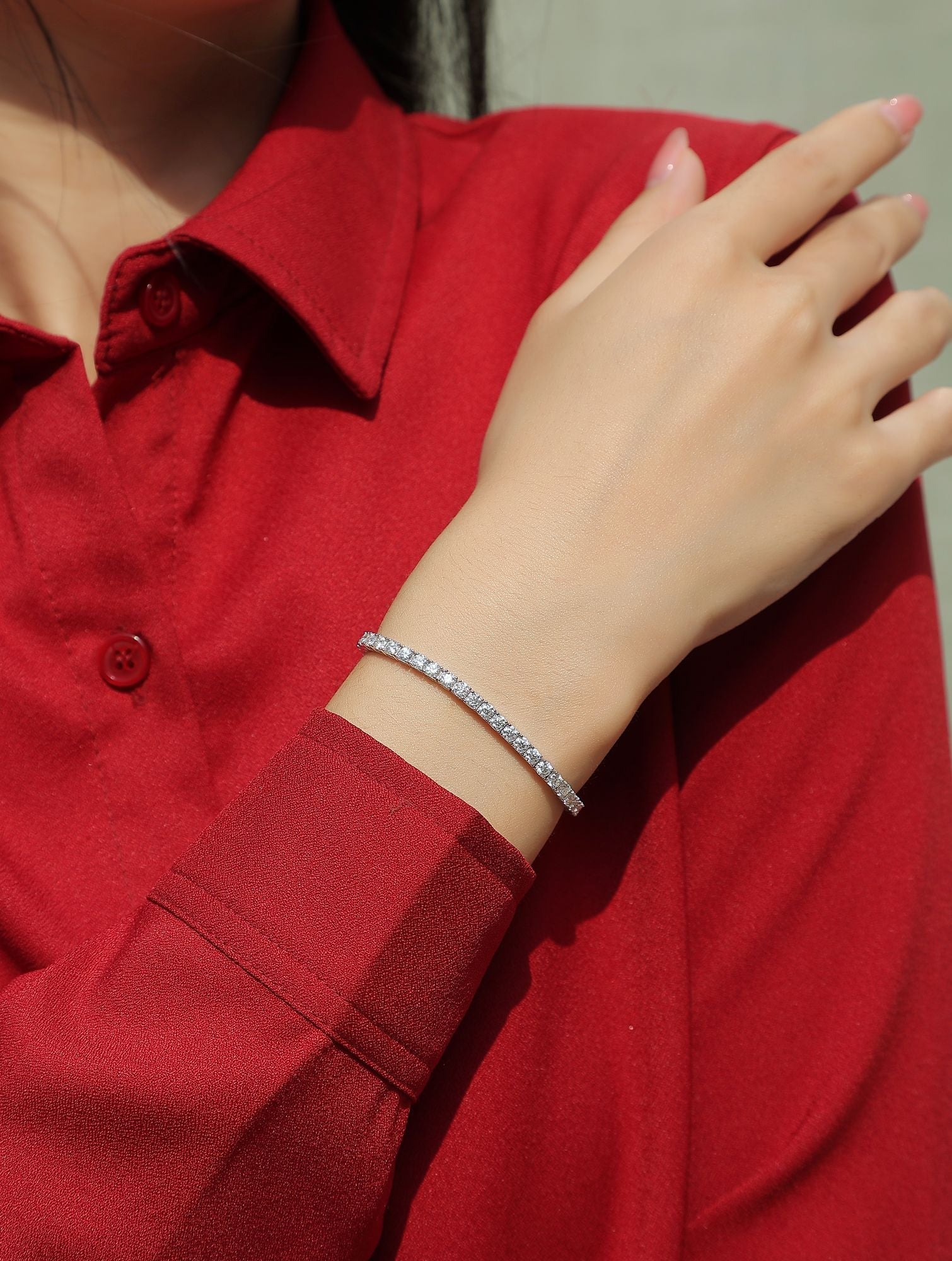 One-of-a-kind - A fashionable bracelet and bracelet jewelry set with 0.1-carat Moissan diamonds, S925 sterling silver and platinum-plated diamonds
