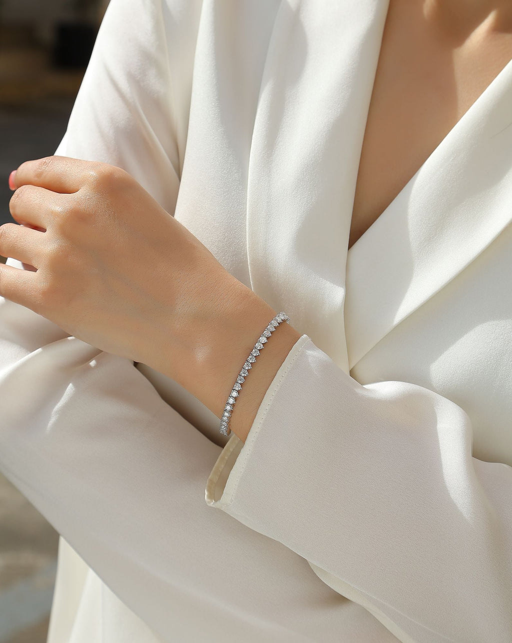 Mark - Set with 0.1-carat Moissan diamonds, S925 sterling silver and platinum-plated diamonds, a fashionable jewelry bracelet, a luxurious silver accessory