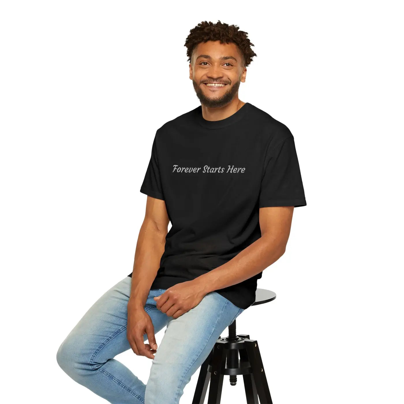 Embroidered Minimalist Graphic Tee - Everyday Style - DipaliZ