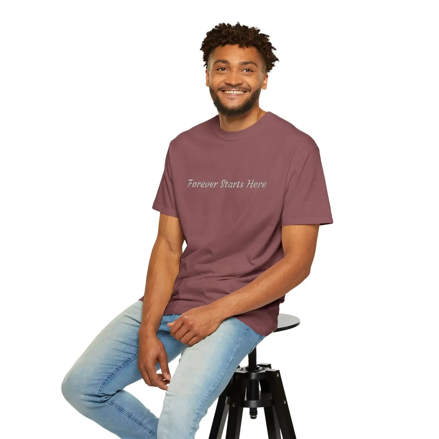 Embroidered Minimalist Graphic Tee - Everyday Style - DipaliZ