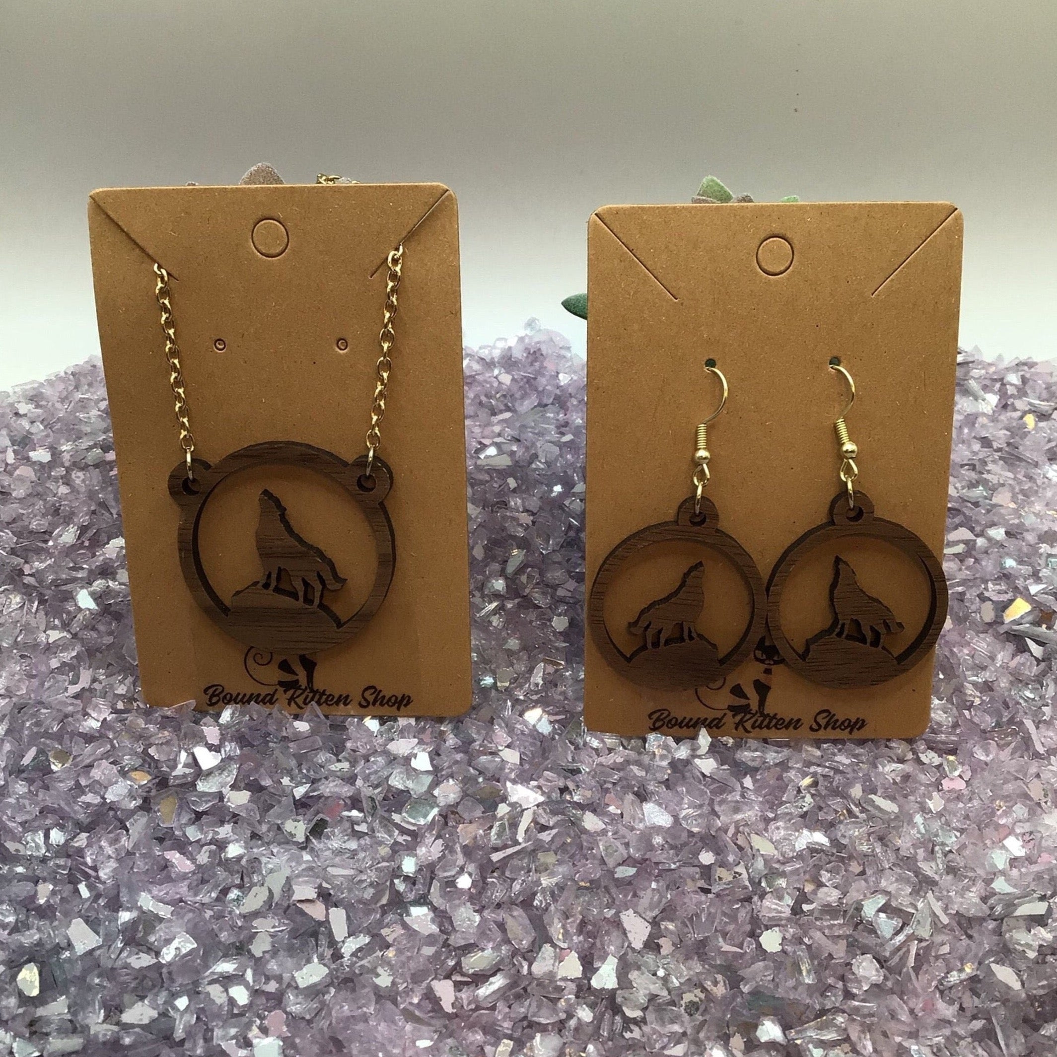 Primal Wolf Necklace & Wolf Earrings Wood Set