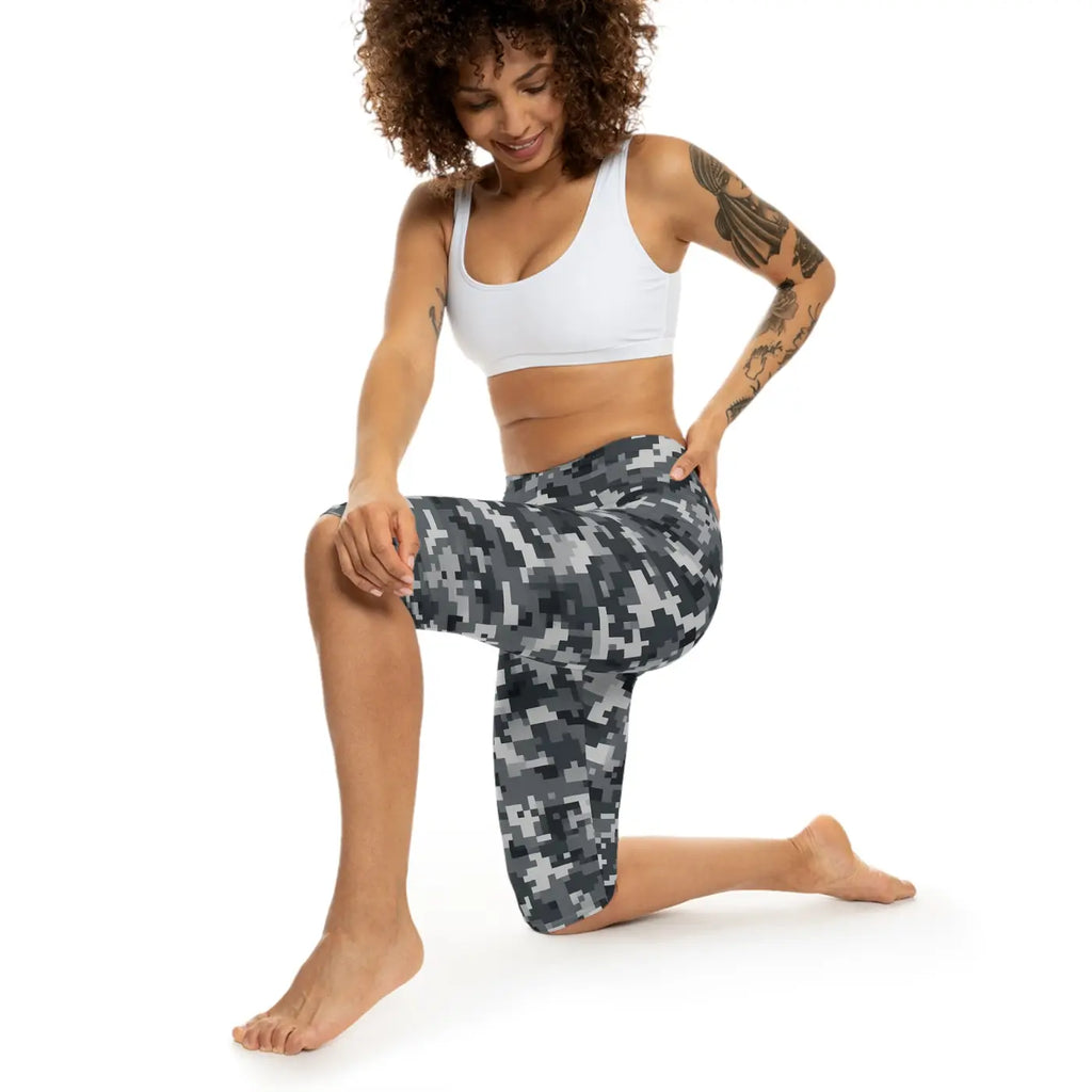 Stylish Camouflage Women Capri Leggings - Casual Wear - DipaliZ