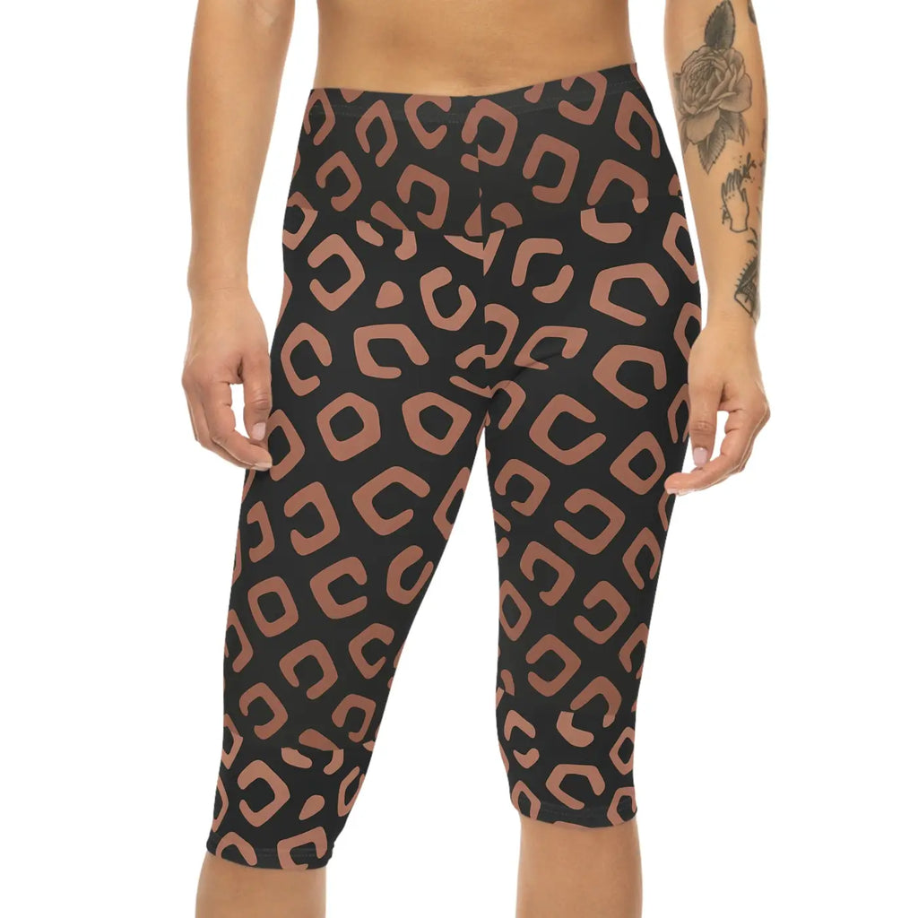 Stylish Women's Capri Leggings - All Over Print Design - DipaliZ