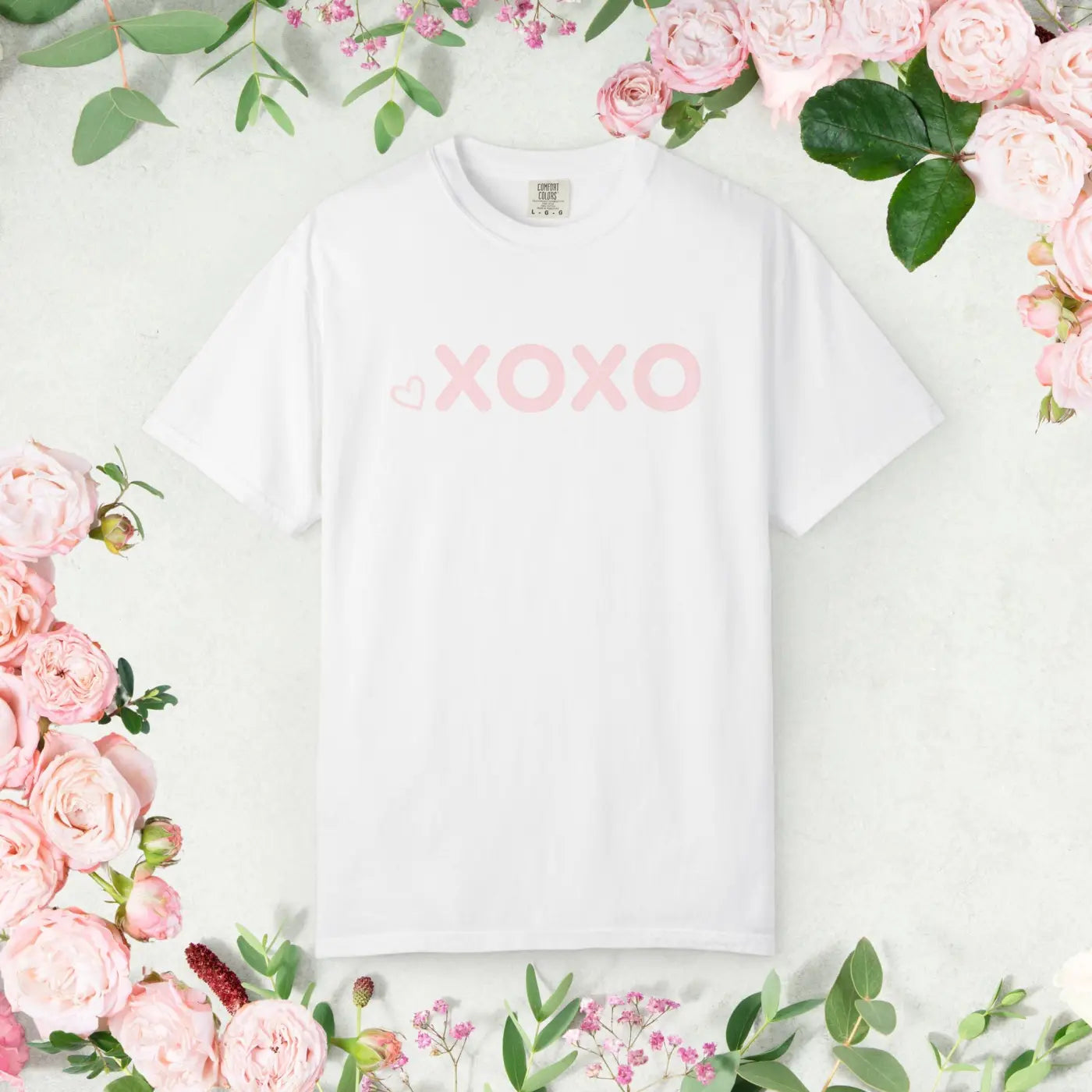 XOXO Floral Tee - Pink Valentine Day Graphic - DipaliZ